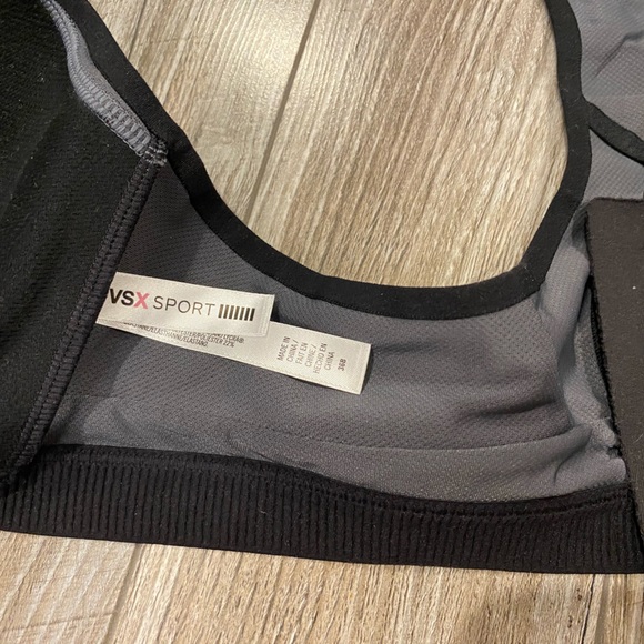 Victoria’s Secret VSX Sport Bra (Size 36B) - Picture 4 of 4
